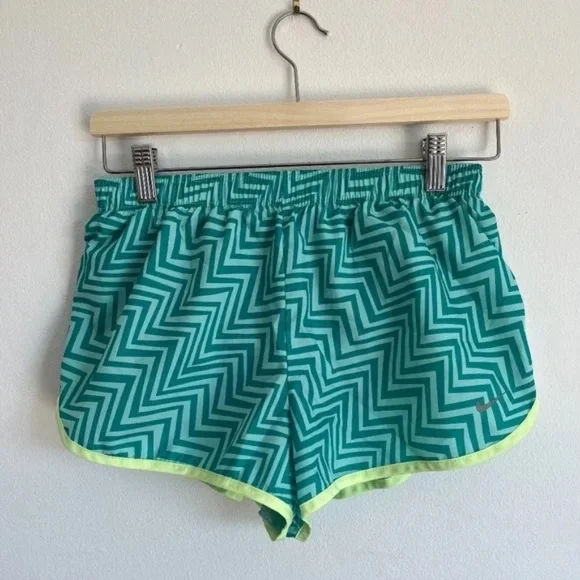 Nike Green Training Running Shorts - Picture 2 of 4